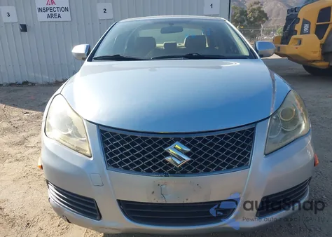 2010 Suzuki Kizashi Se z USA, uszkodzony, nr VIN JS2RE9A33A6100829